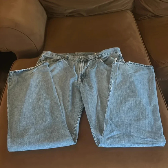 Vintage Lucky Brand distressed jeans - Picture 3 of 10